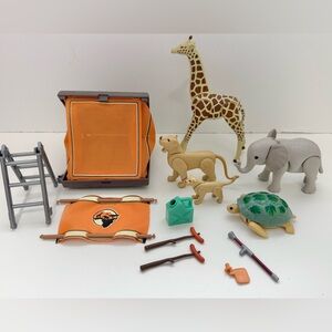 PLAYMOBIL safari zoo-themed play set
